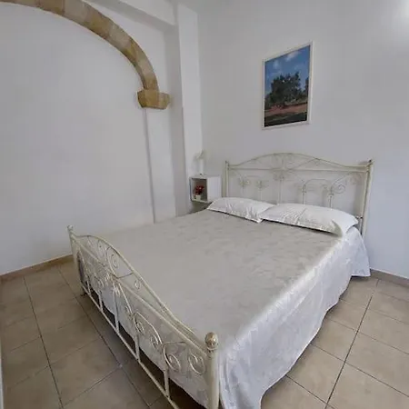 La Casa Sulla Via - Al Piano Terra * San Vito dei Normanni
